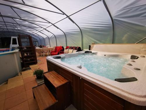 Country side Haven Two double ensuite bedrooms Couples exclusive rate offered in Saint-Michel-de-Montjoie