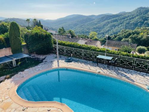 Appartement dans maison avec vue sur la forêt et la mer - Location saisonnière - Fréjus