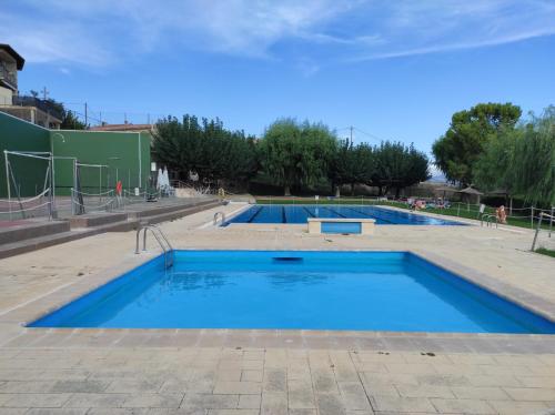 Peldbaseins, Casa Mineta in Cretas