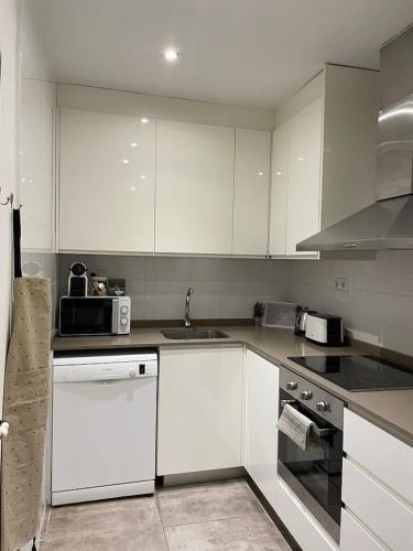 Facilities, Nice Apartment 2 Bedrooms Well Connected in Cornellà de Llobregat
