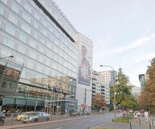 416 Warsaw Center Free Parking TAMARS