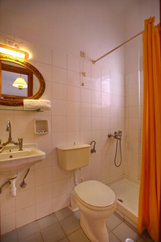 Superior Triple Room with Garden View image 1