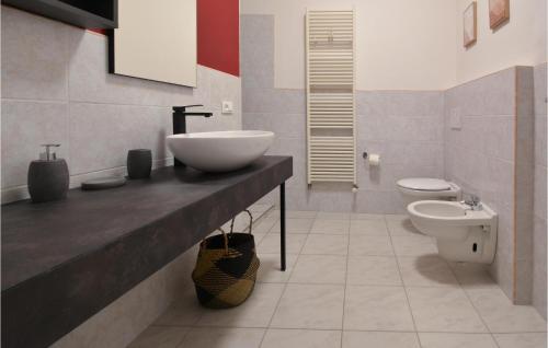 Awesome Apartment In Verona With Wifi