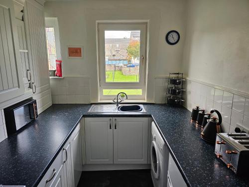 Konyha, Snug - Meadhan Apartment in Helensburgh
