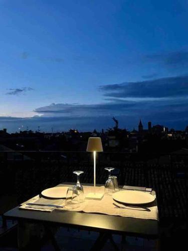 Romantic attic room with panoramic view, Boloňa (fotografie 8)