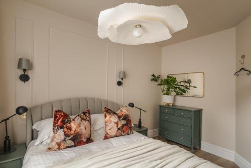 Biskey Howe- Georgian Charm