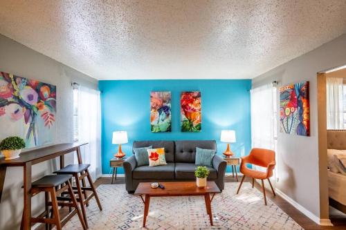 Entire Place King Bed Washer Dryer Fast WiFi 2 Cars #509 in Fort Worth, USA