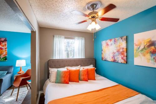 Entire Place King Bed Washer Dryer Fast WiFi 2 Cars #509 in Fort Worth, USA