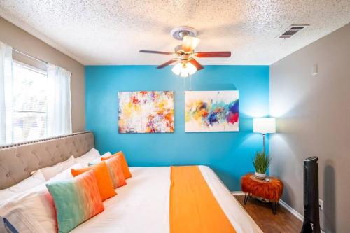 Entire Place King Bed Washer Dryer Fast WiFi 2 Cars #509 in Fort Worth, USA
