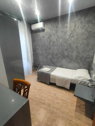 Single room, shared bathroom