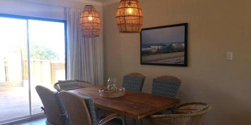 Secrets 1 at Waterkant 7, Jeffreys Bay (Foto 5)