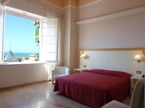 Double or Twin Room with Sea View