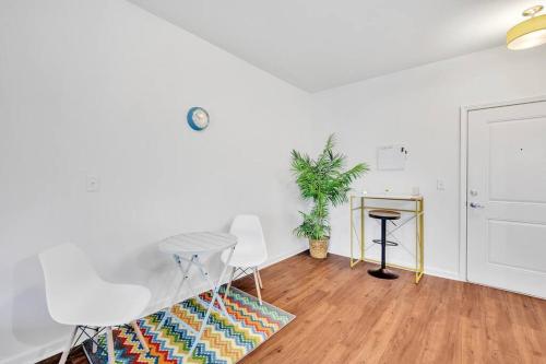 1BR King Bed near Shopping, Dining & Entertainment in Charlotte, USA