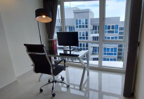 Grand Avenue Pattaya - Pool-view Suite, 55sqm 5