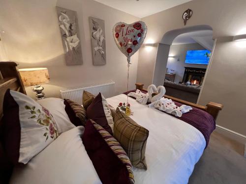 497592529 Windermere Boutique Hotel Spa Suites & Hot Tubs