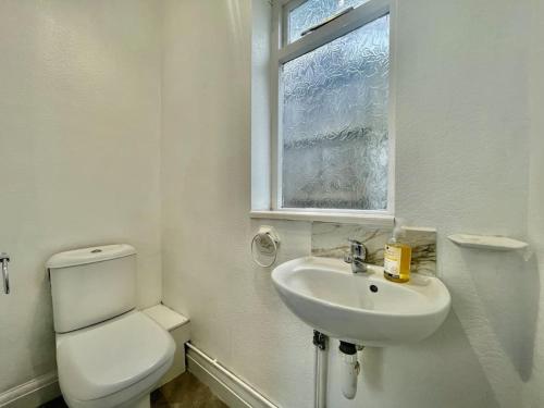 Great location, near M25 & A12 - Free Parking