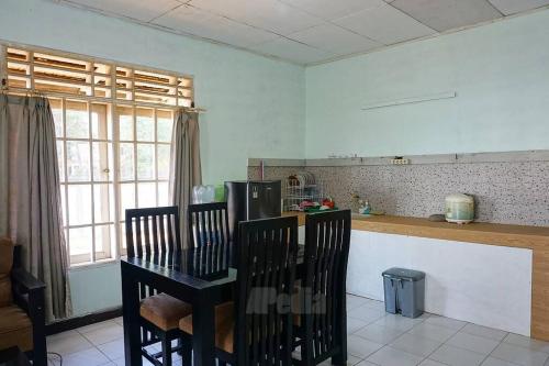 Villa Apedia Anyer, 3 Kamar, Pantai Pasir Putih