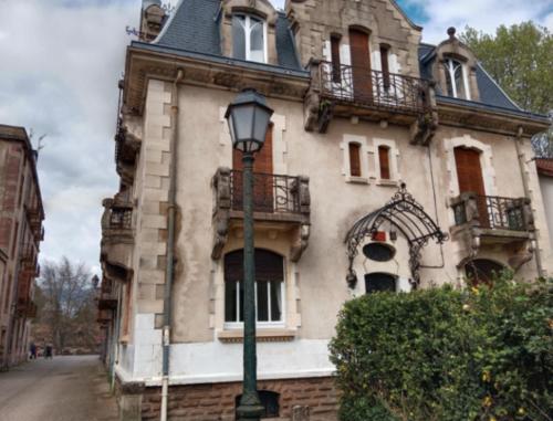 Pounette, appartement 2 chambres souplex villa Centre Thermes in 呂克瑟伊萊班