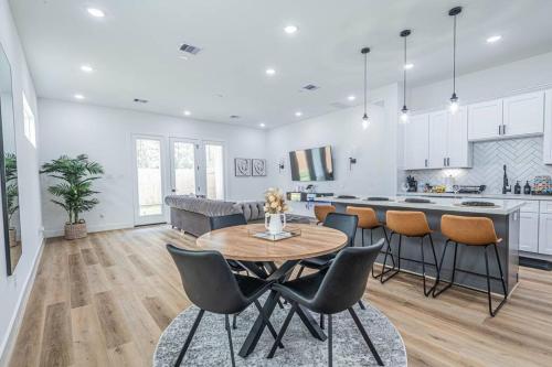 Luxury Home Near Houston Downtown & Medical Center in Houston, USA