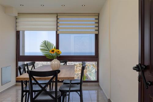 Villa Lia Chania with private ecologic pool and amazing view! - Tap to explore photos