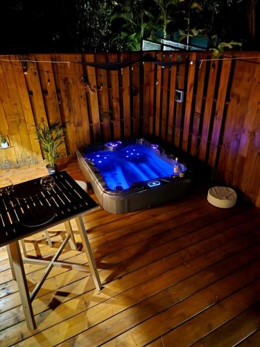 PURA VIDA Lodge Cabane perchée (PURA VIDA Lodge Cabane perchee) in ซานต์ โรเซ