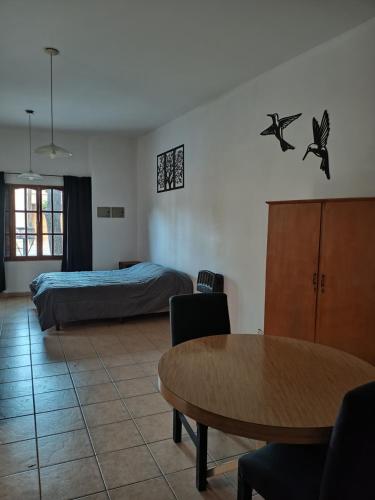 One-Bedroom Apartment image 2