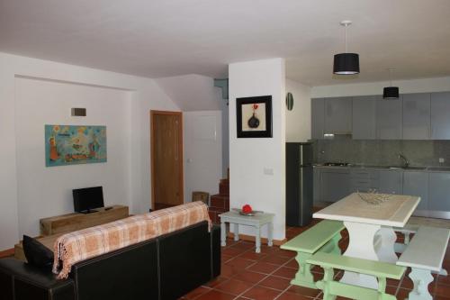 2 bedrooms, 2 beds