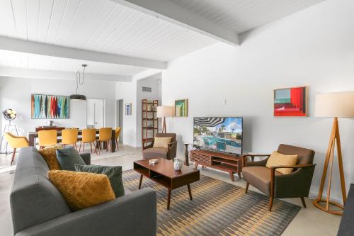 Bright & Harmonious Oasis - A Ryson Property in Palm Springs, USA