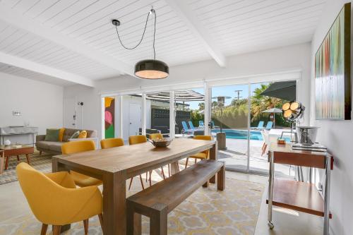 Bright & Harmonious Oasis - A Ryson Property in Palm Springs, USA