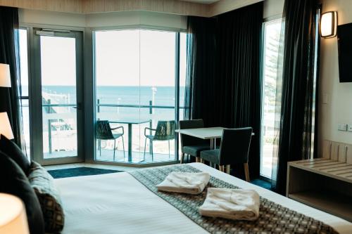 Ceduna Foreshore Hotel Motel - Tap to explore photos