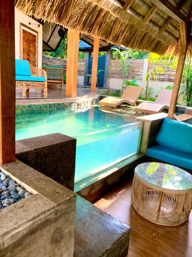 Villa Amuntai with Pool & Jacuzzi