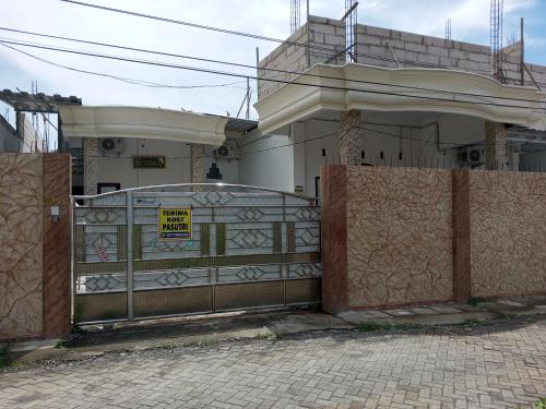 OYO Life 92543 Ratu Sakti Residence Syariah