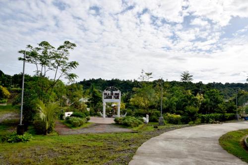 Isla De Oro Hotel in Mamburao