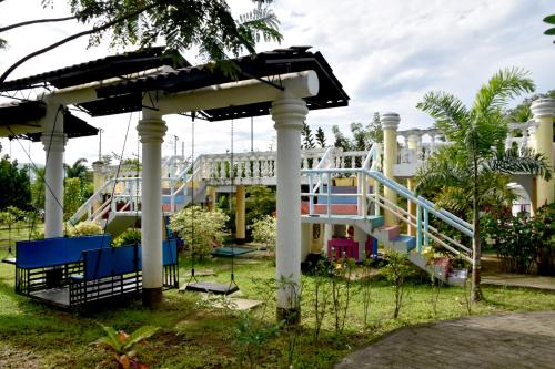 Isla De Oro Hotel in Mamburao
