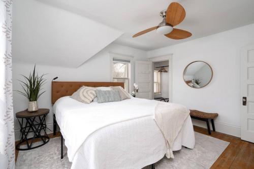 King Bed - 5 Min to MOA - 75 & 65 HDTV - Ping Pong in Richfield, USA