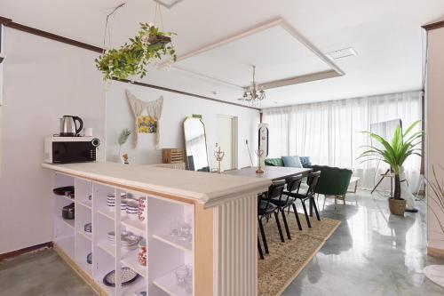 Hapjeong station exit7 Each room, living room, air conditioning modern house, Seoul (photo 8)