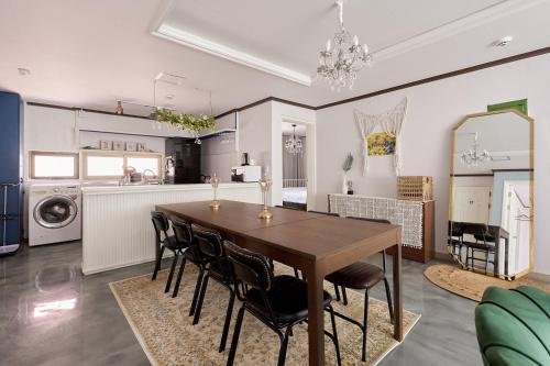Hapjeong station exit7 Each room, living room, air conditioning modern house, Seul
