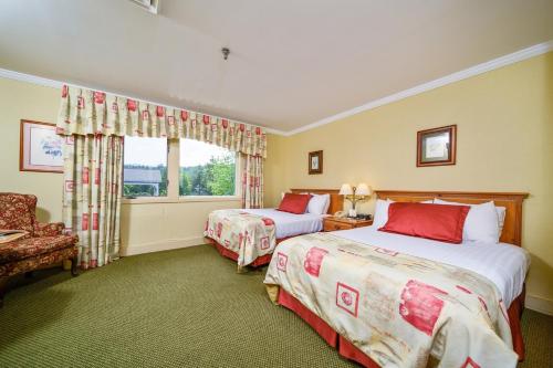 Deluxe Double Room with Two Double Beds - Max 4 People Including Children