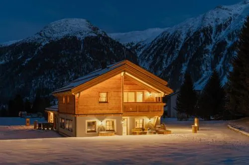 Engadin Chalet - Private Retreat & Appart -St Moritz - Val Bever in Bever, Schweiz