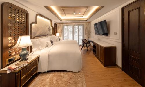 497654468 CHINO@NIMMAN Luxury Boutique Hotel