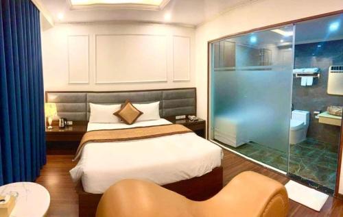 Royal Hotel - số 18 LK23, KĐT Văn Khê - by Bay Luxury