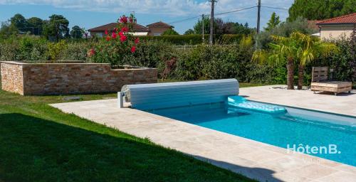 "Les Lièvres" House Air-conditioned Relaxation Oasis with Pool & Jacuzzi