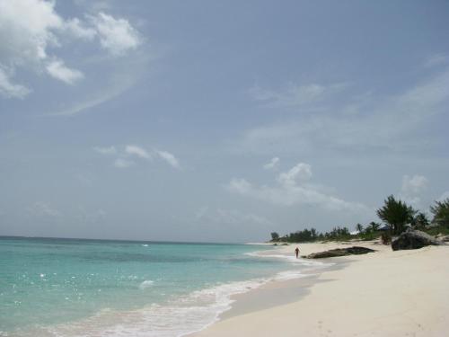 Tiny Bahamas beach home