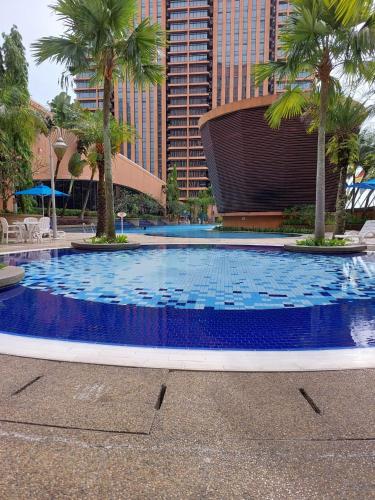 DOUBLE DELUXE APARTMENT AT BERJAYA TIMES SQUARE kL, Куала-Лумпур