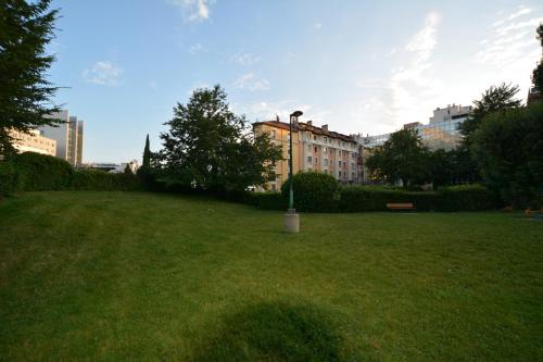 Hotel Lux - image 12