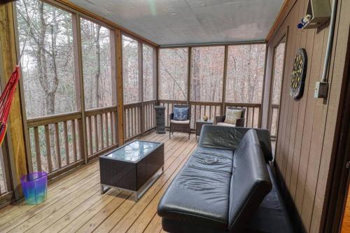 4-Bedroom+Loft-Sauna-Pool table-Bar-2 Fireplaces in Basye, USA