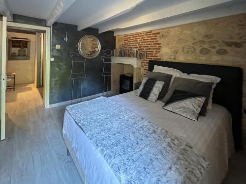 1 queen bed