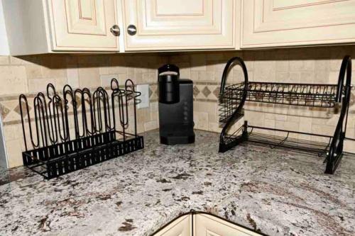 Mt Holly Home With Playground Grill Basketball, free cancel in Mount Holly, USA