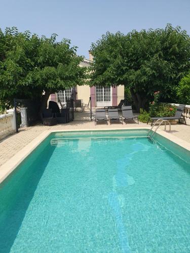 Peldbaseins, Villa Gesinacris avec piscine in Camaret-Sur-Aigues