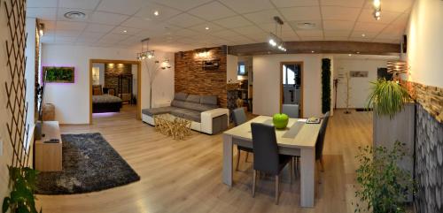 Spacieux loft de 105 m² en hyper centre d'Epinal - Location saisonnière - Épinal